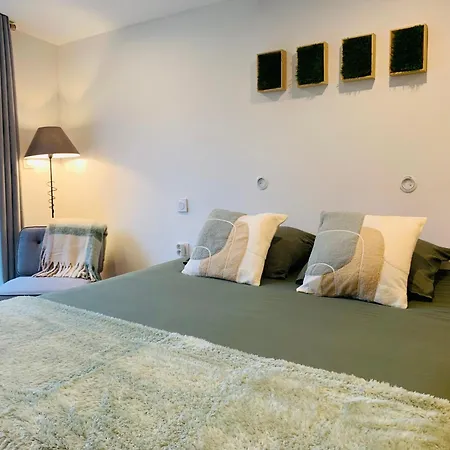 A La Noye Apartment *